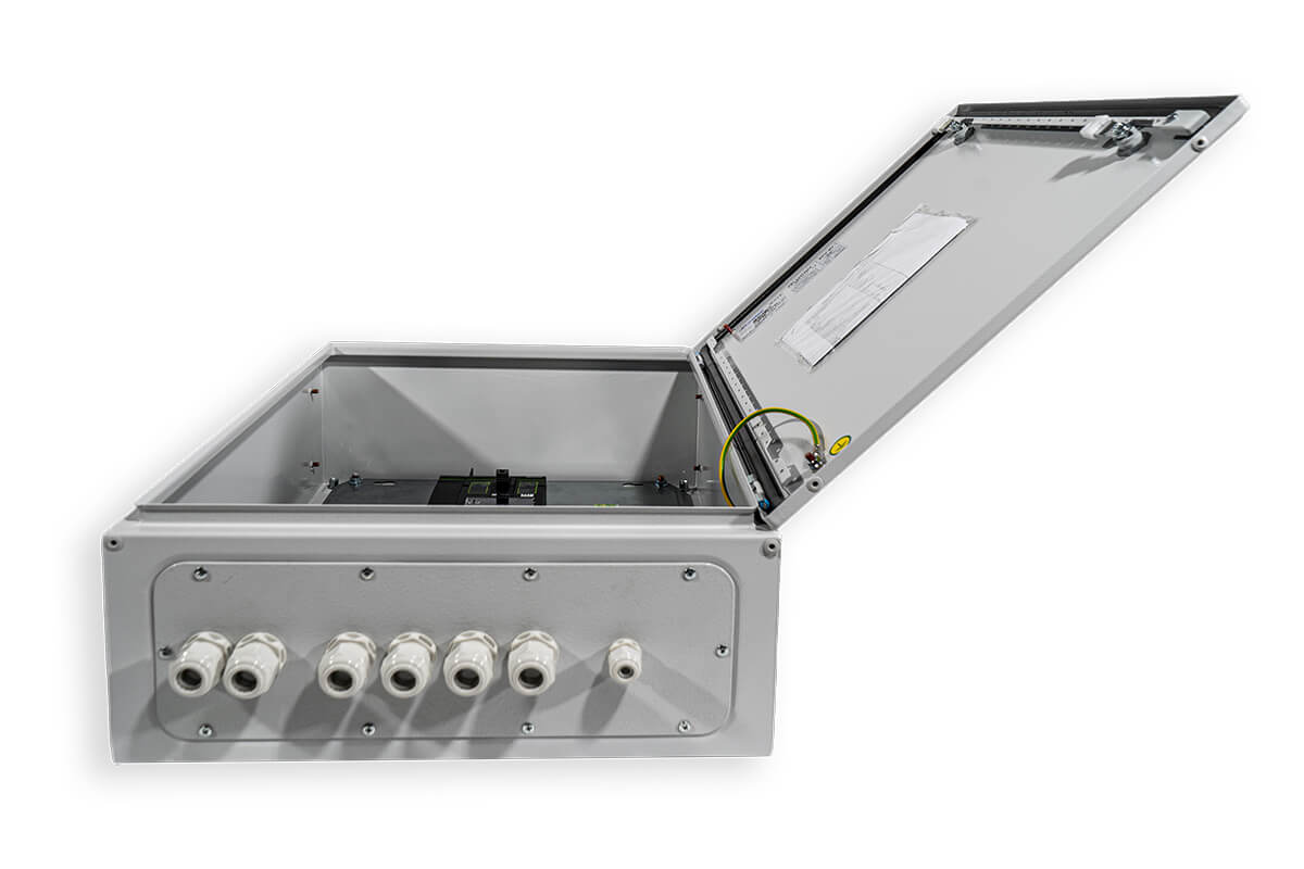Combiner box for 2 Pylontech M1C rack batteries